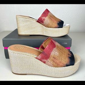 Vince Camuto Gadgen wedge shoes Size 10